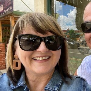 Meet your Posher, Deanna